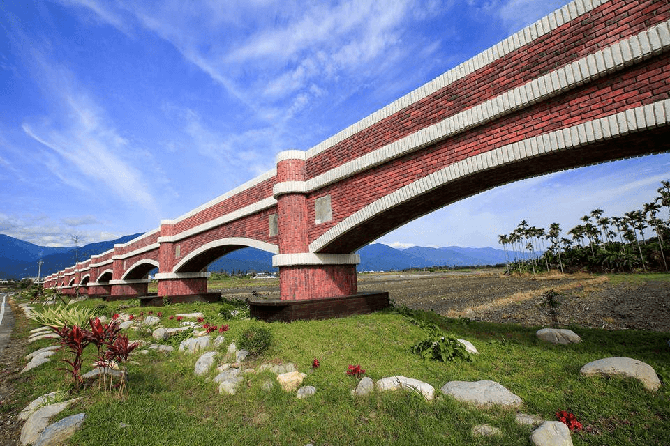 台東包車旅遊│台東旅遊包車景點│台東包車旅遊懶人包 鹿野｜二層坪水橋